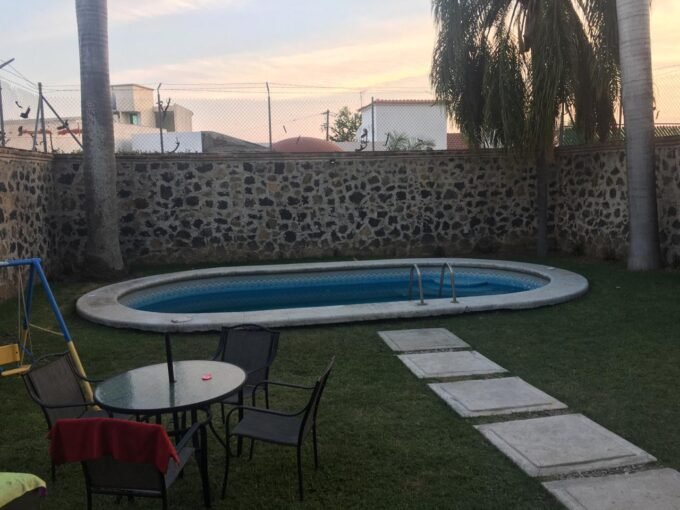 CASA EN VENTA EN BURGOS BUGAMBILIAS, MOR.