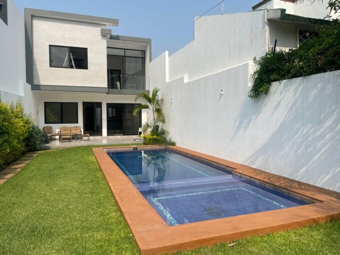 Foto 2 — casa en venta en Cuernavaca (Fraccionamiento Brisas, Cuernavaca)