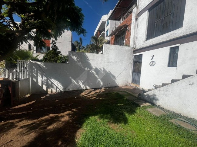 Fachada y jardín de casa en renta en Lomas de Cortés, Cuernavaca
