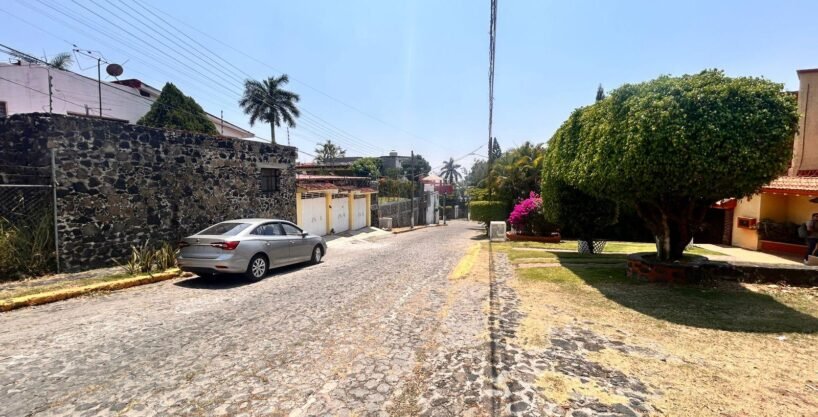 Foto 1 — terreno en venta en Cuernavaca (Fraccionamiento Burgos Bugambilias, Cuernavaca)