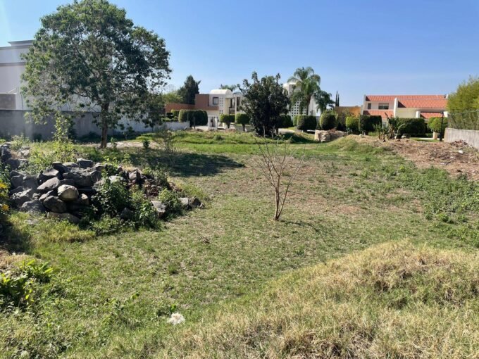 Foto 1 — terreno en venta en Cuernavaca (Fraccionamiento La Herradura, Cuernavaca)